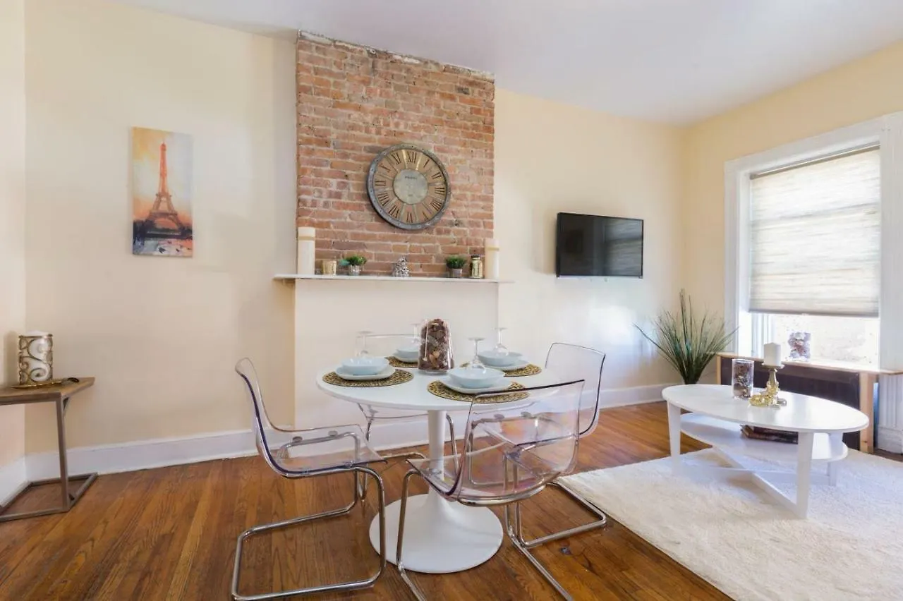 Lavish 3 Bedroom Apt In Williamsburg!! New York Apartment